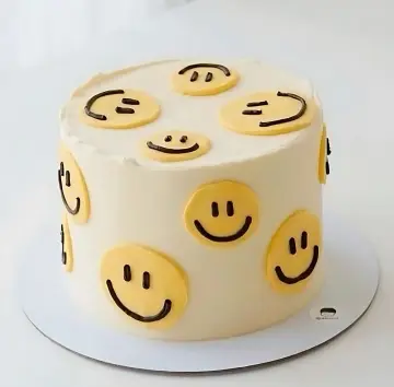 Playful Smiley Face Cake with Minimalist Design
